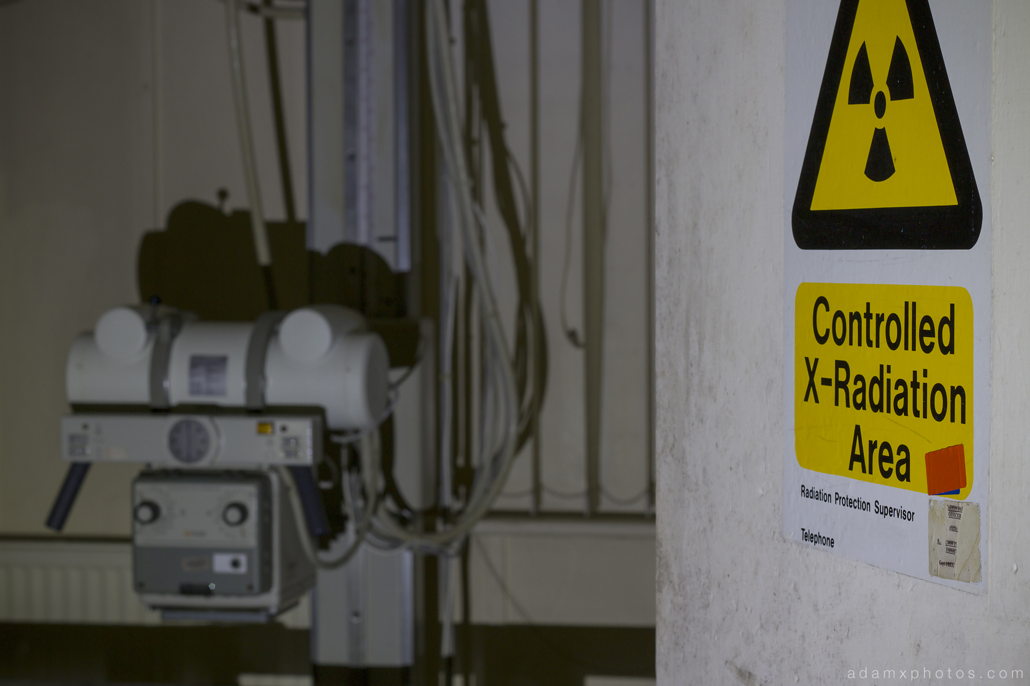 X-ray machine scanner radiation sign X-ray Labs lab laboratory x ray CMH Cambridge Military Hospital Adam X Urbex UE Urban Exploration abandoned derelict unused empty disused decay decayed decaying grimy grime