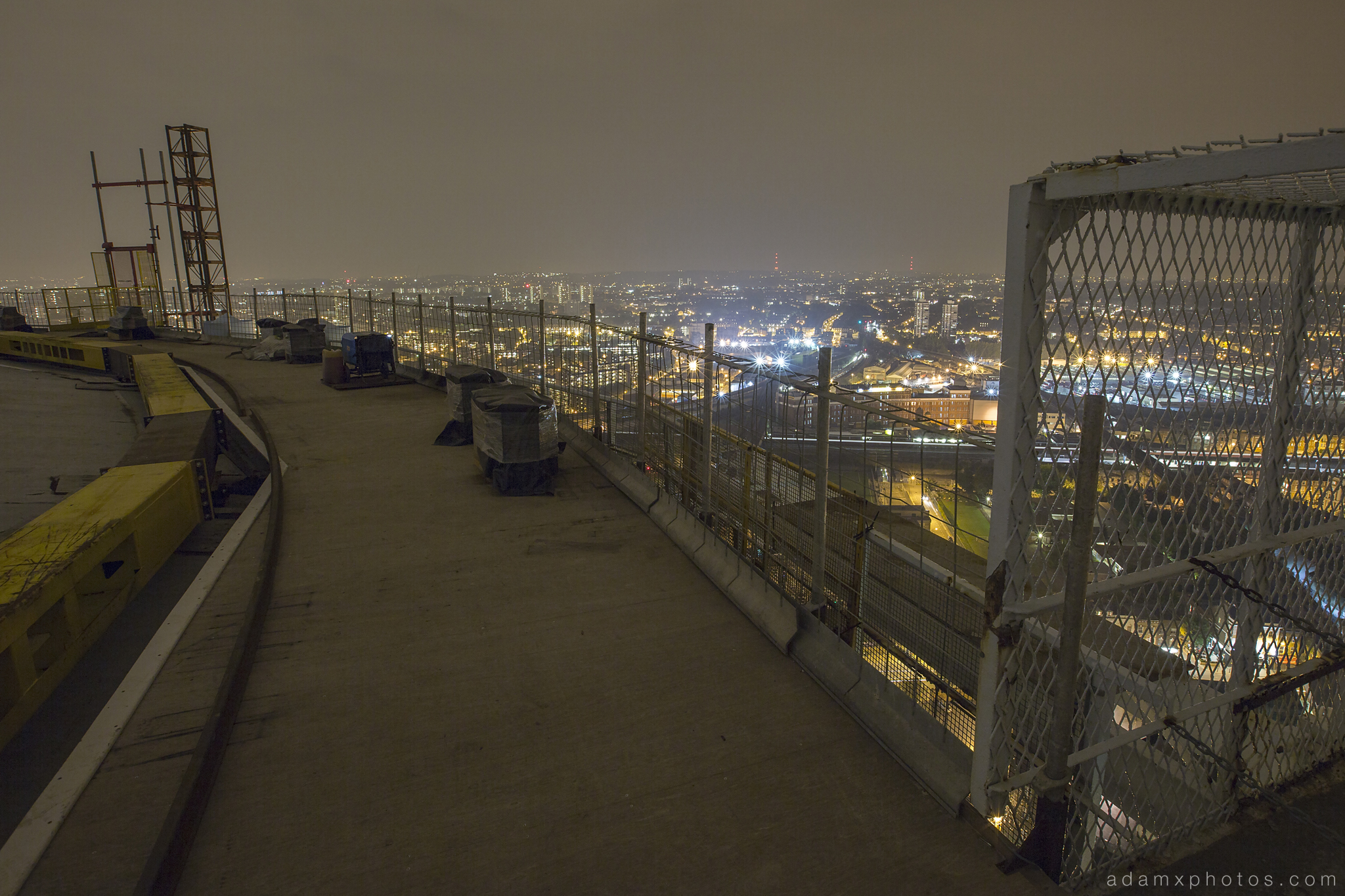 Adam X Urbex UE Urban Exploration London Rooftops High Night Photo Photography Skyline Battersea Gas Holders Gasometer roof