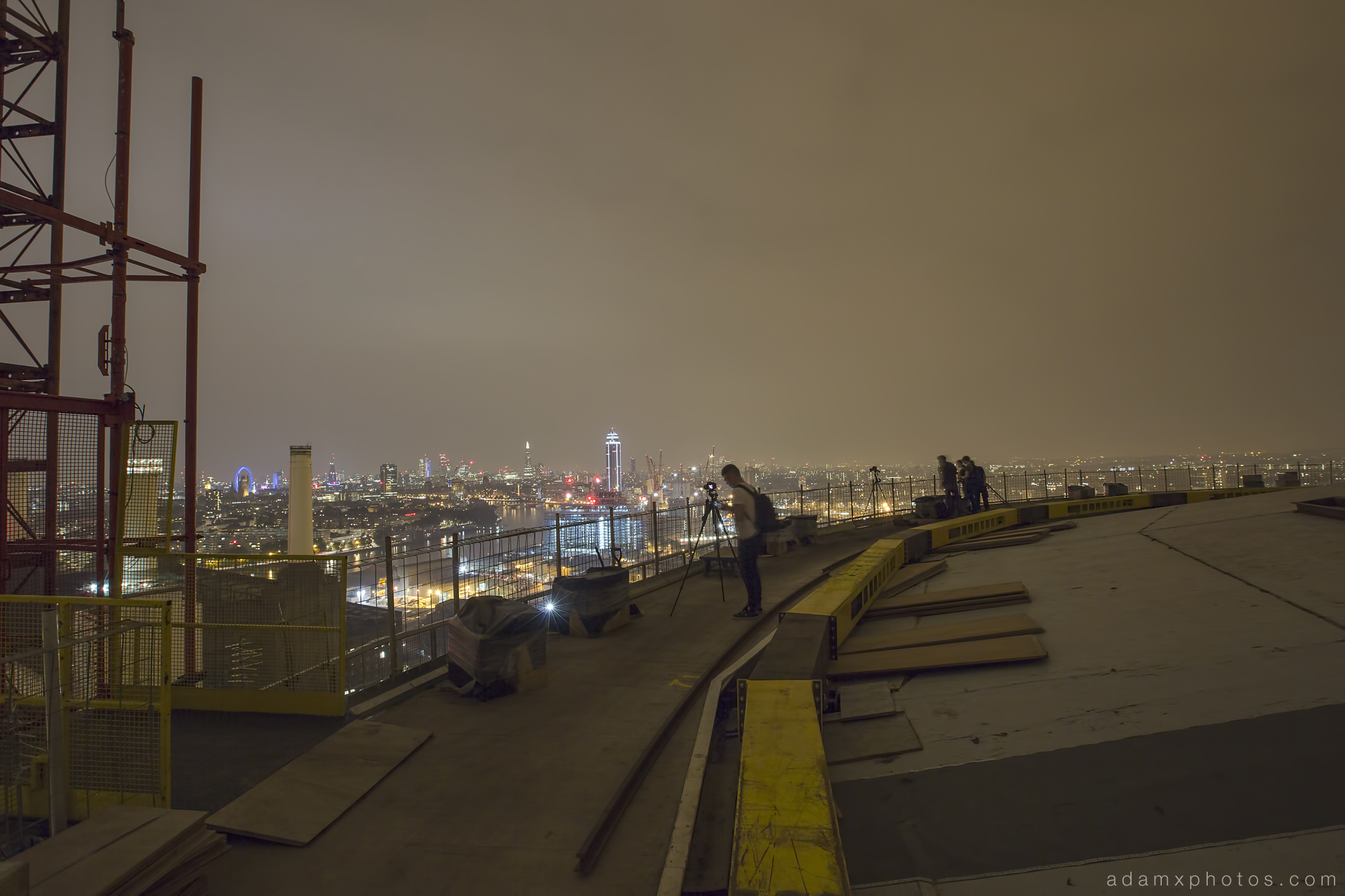Adam X Urbex UE Urban Exploration London Rooftops High Night Photo Photography Skyline Battersea Gas Holders Gasometer roof explorers battersea power station BPS