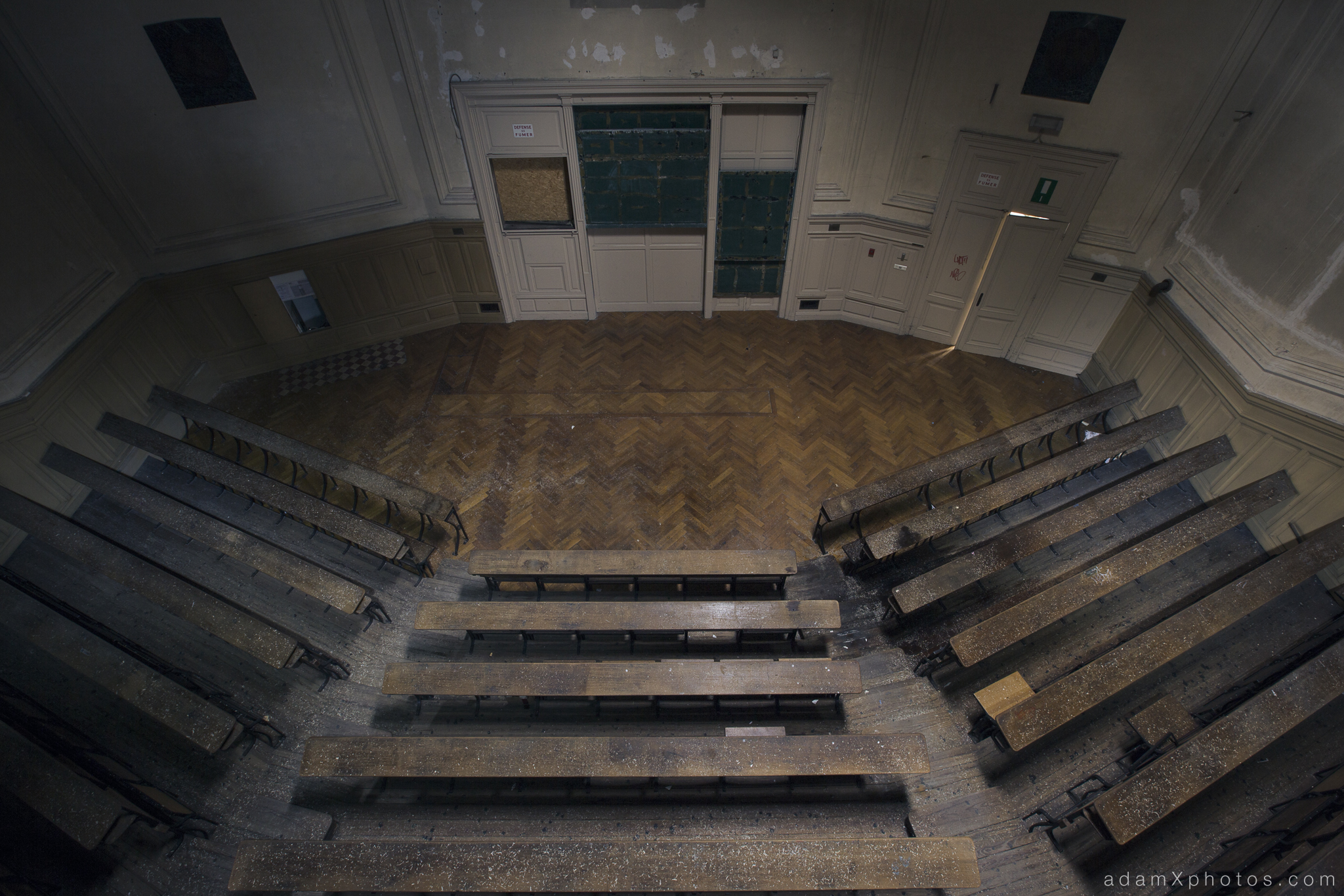 Main lecture theatre auditorium top view from above looking down Adam X Urbex UE Urban Exploration Belgium Pritzer Fac Pritzker Fac University College campus buildings abandoned derelict unused empty disused decay decayed decaying grimy grime