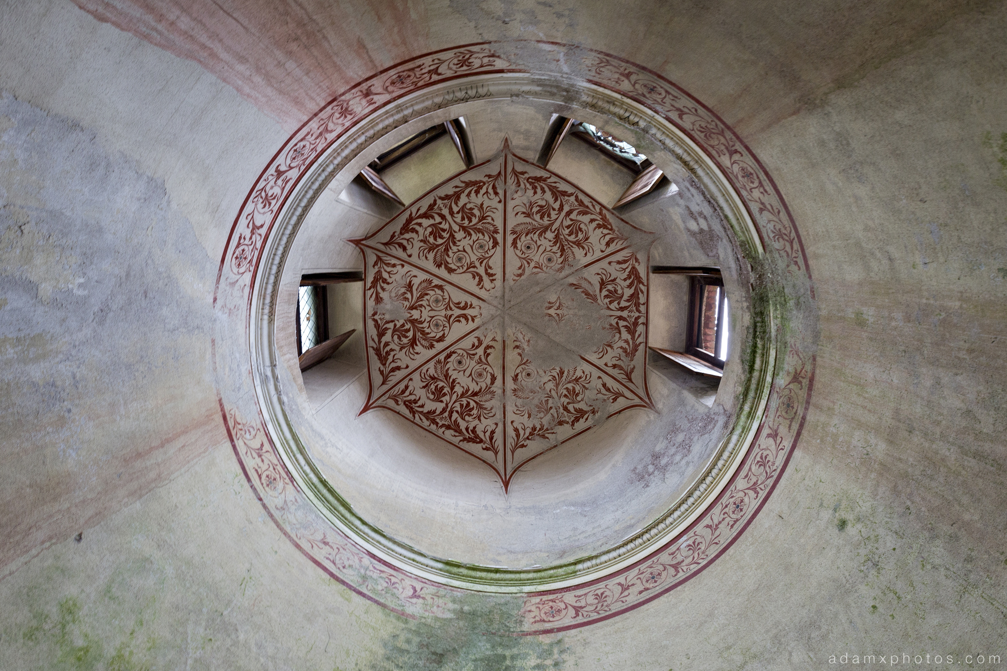 Castello di R Italy castle Urbex Adam X Urban Exploration ceiling rose windows painted painting ornate looking up photo photos report decay detail UE abandoned derelict unused empty disused decay decayed decaying grimy grime