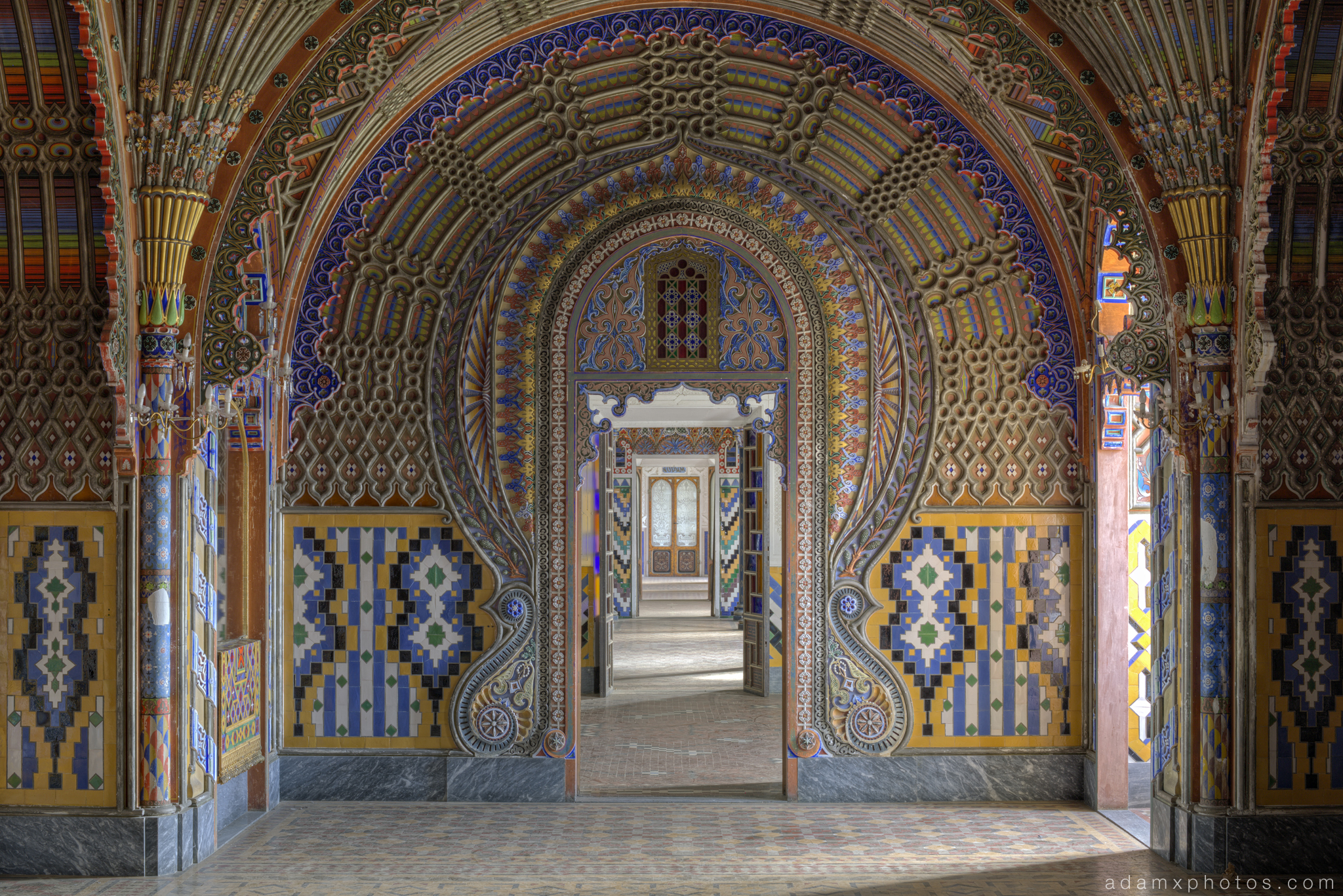 The Peacock Room colours fans tiles ornate intricate door ceiling Non Plus Ultra Fairytale Castle of Sammezzano Castello di Sammezzano Urbex Adam X Urban Exploration photo photos report decay detail UE abandoned Ornate Moorish tiling tiled derelict unused empty disused decay decayed decaying grimy grime