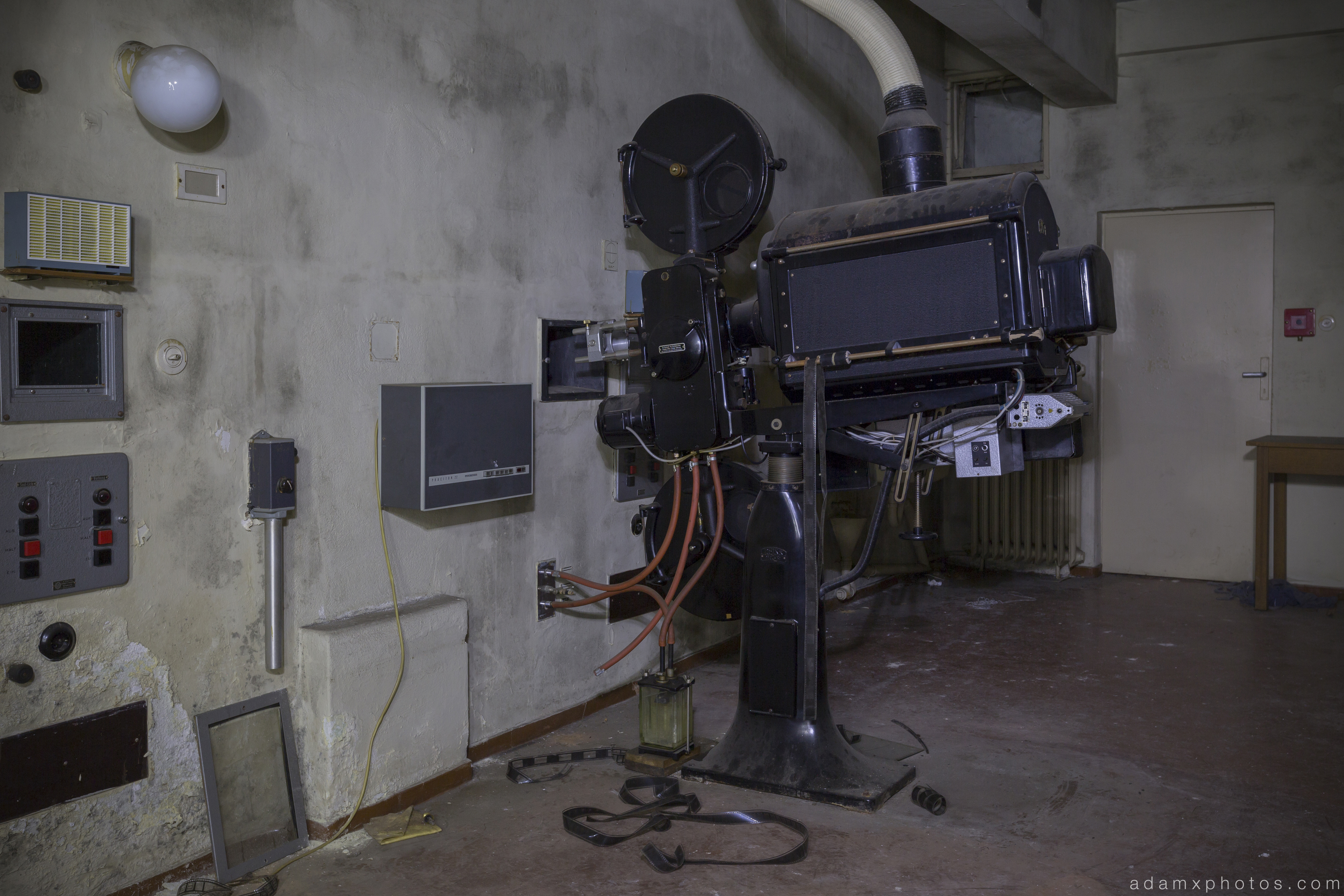 Projector Salem Sanatorium Urbex Germany Adam X Urban Exploration Access 2016 Abandoned decay lost forgotten derelict location Deutschland