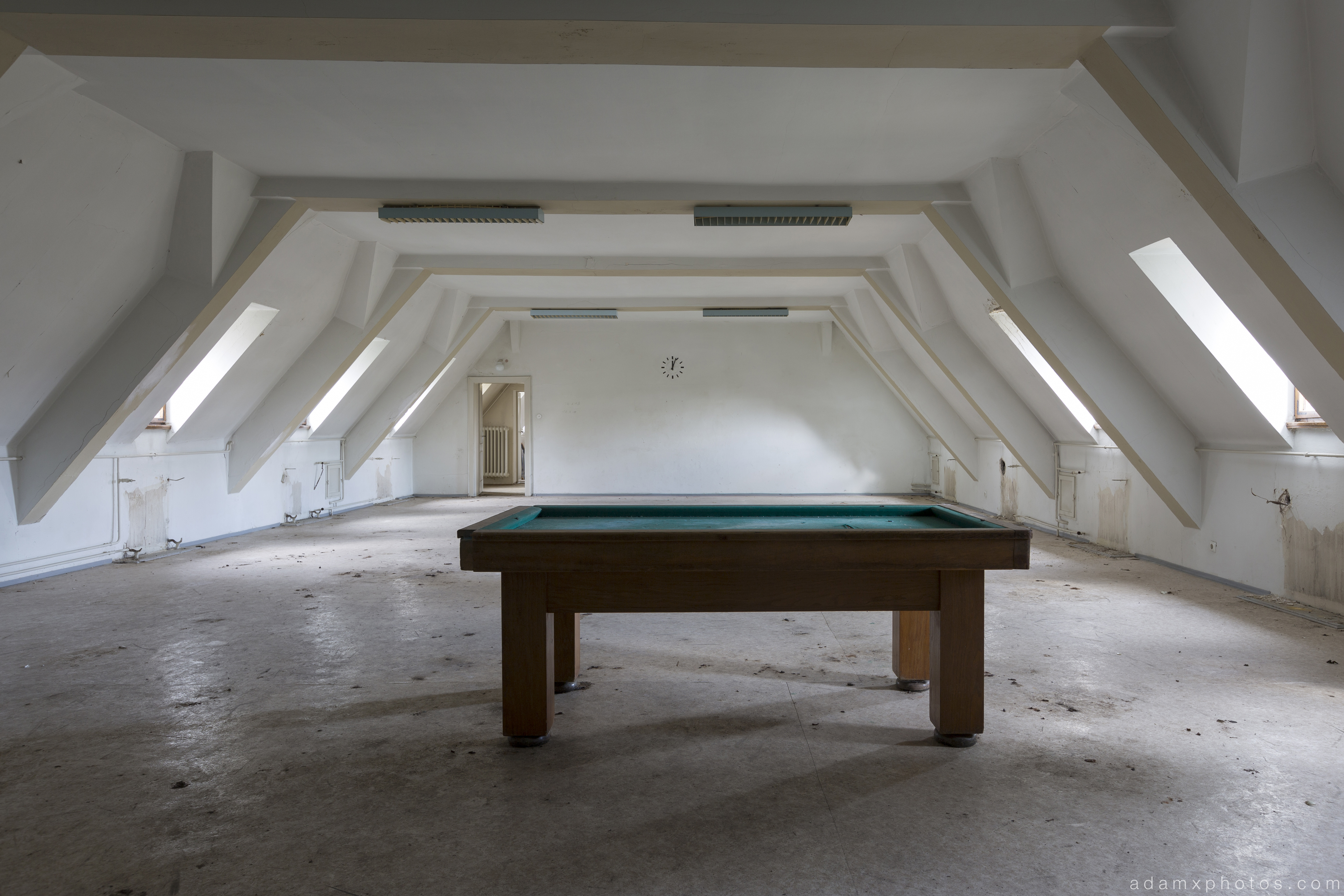 Pool table attic Salem Sanatorium Urbex Germany Adam X Urban Exploration Access 2016 Abandoned decay lost forgotten derelict location Deutschland