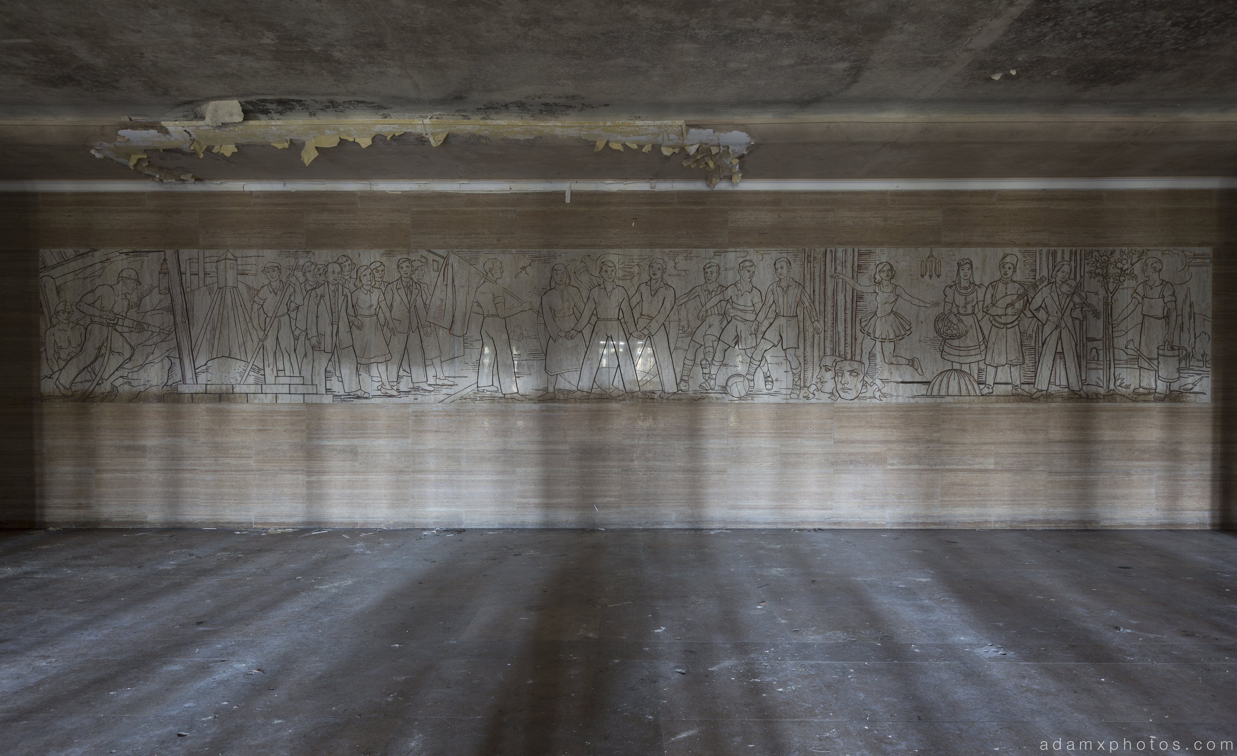 Foyer lobby mural picture men reception wall Salem Sanatorium Urbex Germany Adam X Urban Exploration Access 2016 Abandoned decay lost forgotten derelict location Deutschland