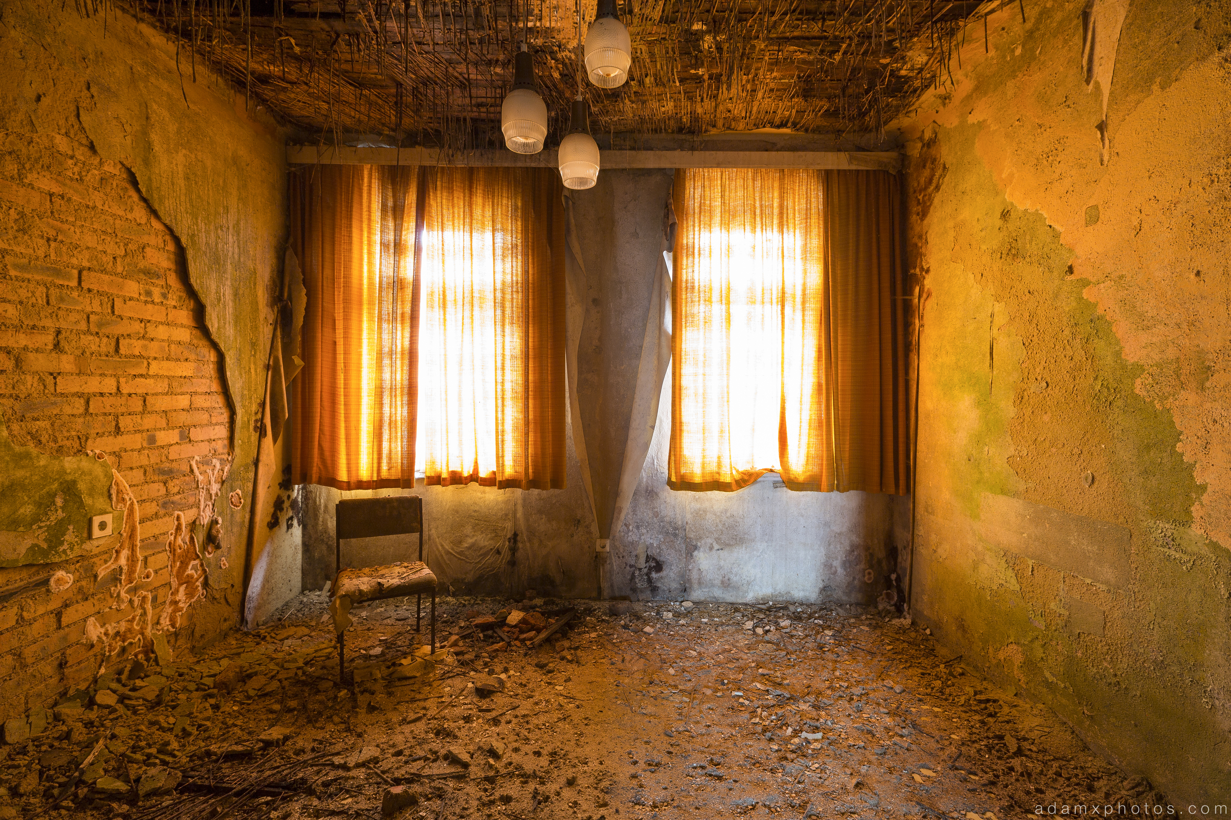 Orange room curtains light bedroom guest room lodge alpine resort Ferienhotel Sachsenhof Hotel Ski Alpine Urbex Germany Adam X Urban Exploration Access 2016 Abandoned decay lost forgotten derelict location Deutschland Mould