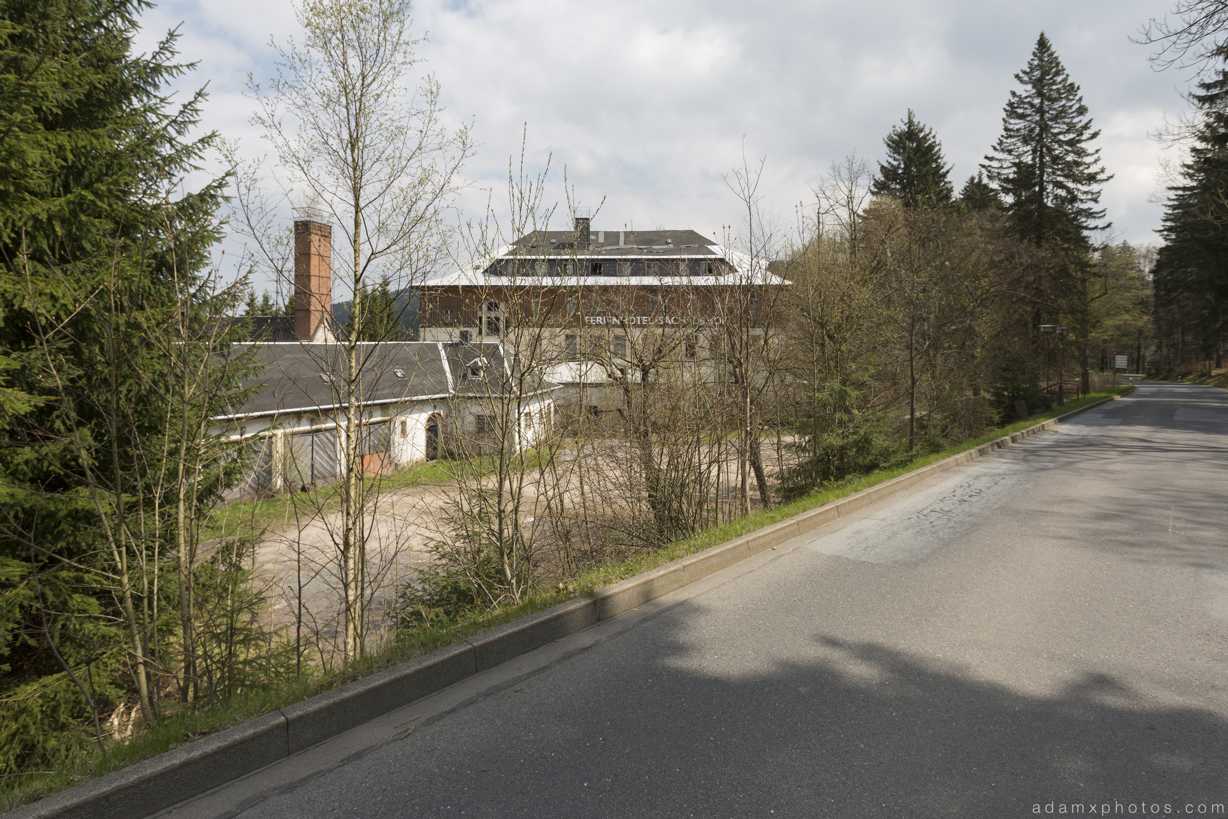 Outside external lodge alpine resort Ferienhotel Sachsenhof Hotel Ski Alpine Urbex Germany Adam X Urban Exploration Access 2016 Abandoned decay lost forgotten derelict location Deutschland Mould