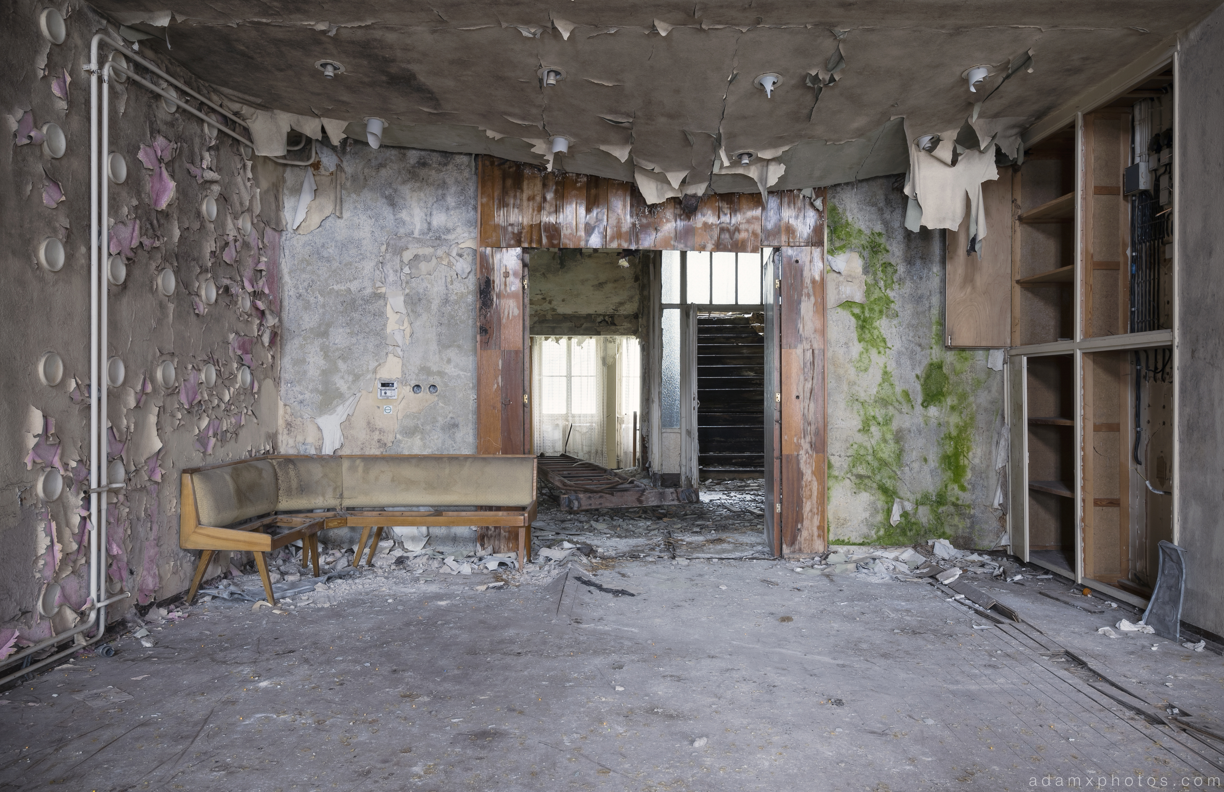 upstairs pink green peeling paint mould Ballhaus K Ballroom Urbex Germany Adam X Urban Exploration Access 2016 Abandoned decay lost forgotten derelict location Deutschland